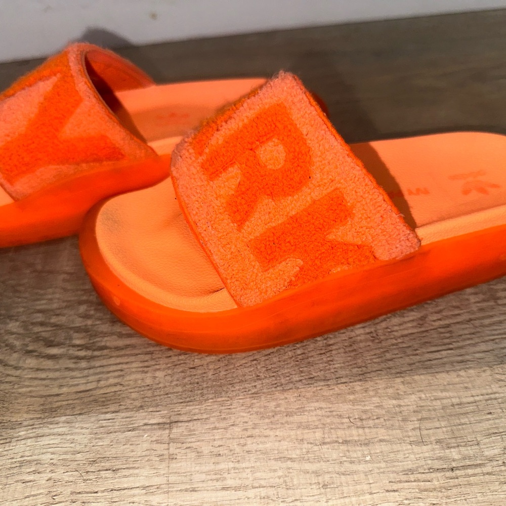 Adidas x Beyoncé Ivy Park ‘Screaming Orange’ (GX1196) Slides Size: 4 - Picture 6 of 9